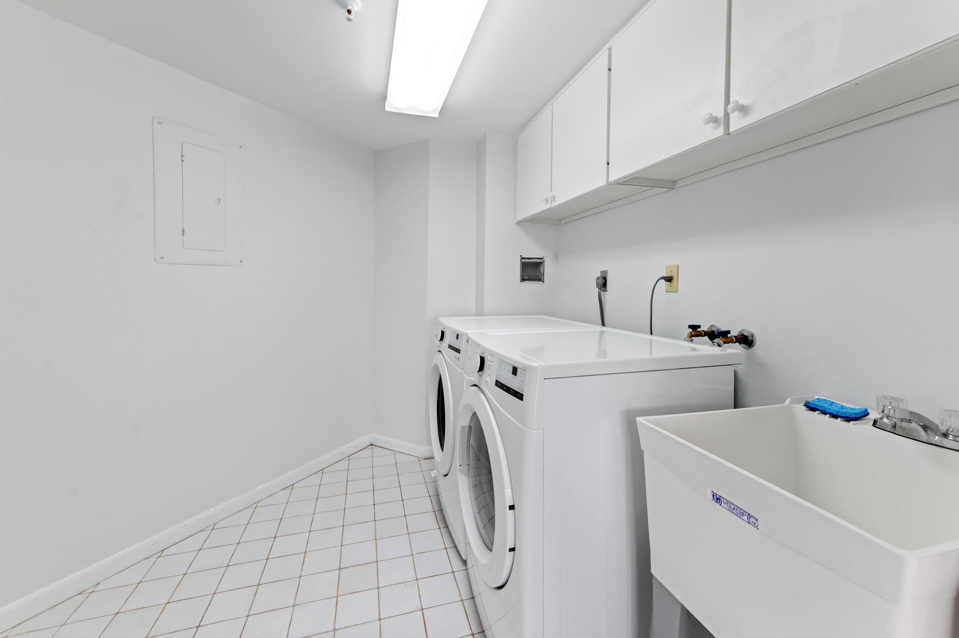 Consulate Place Unit 1004 photo 19