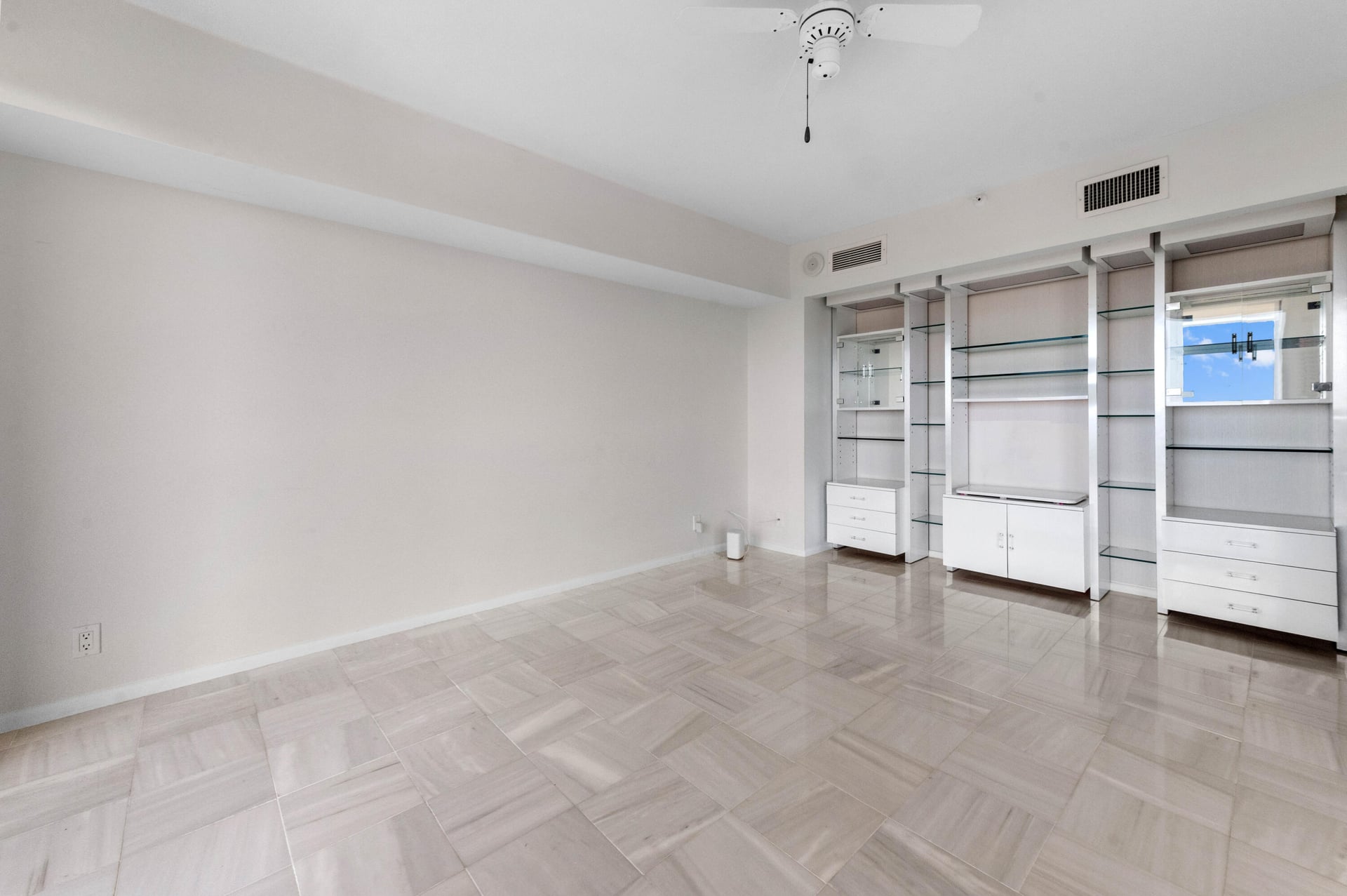 Consulate Place Unit 1004 photo 20
