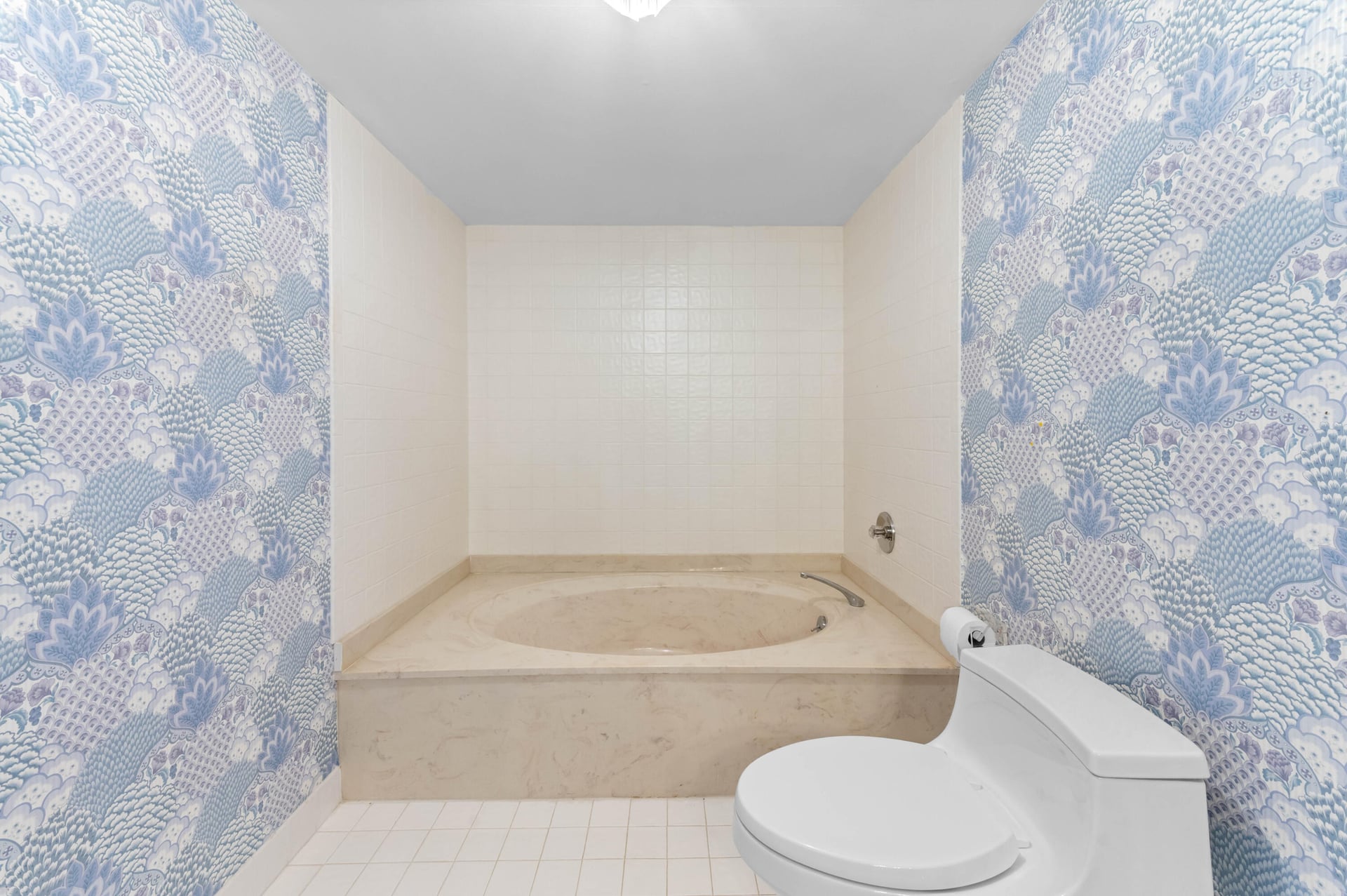 Consulate Place Unit 1004 photo 32