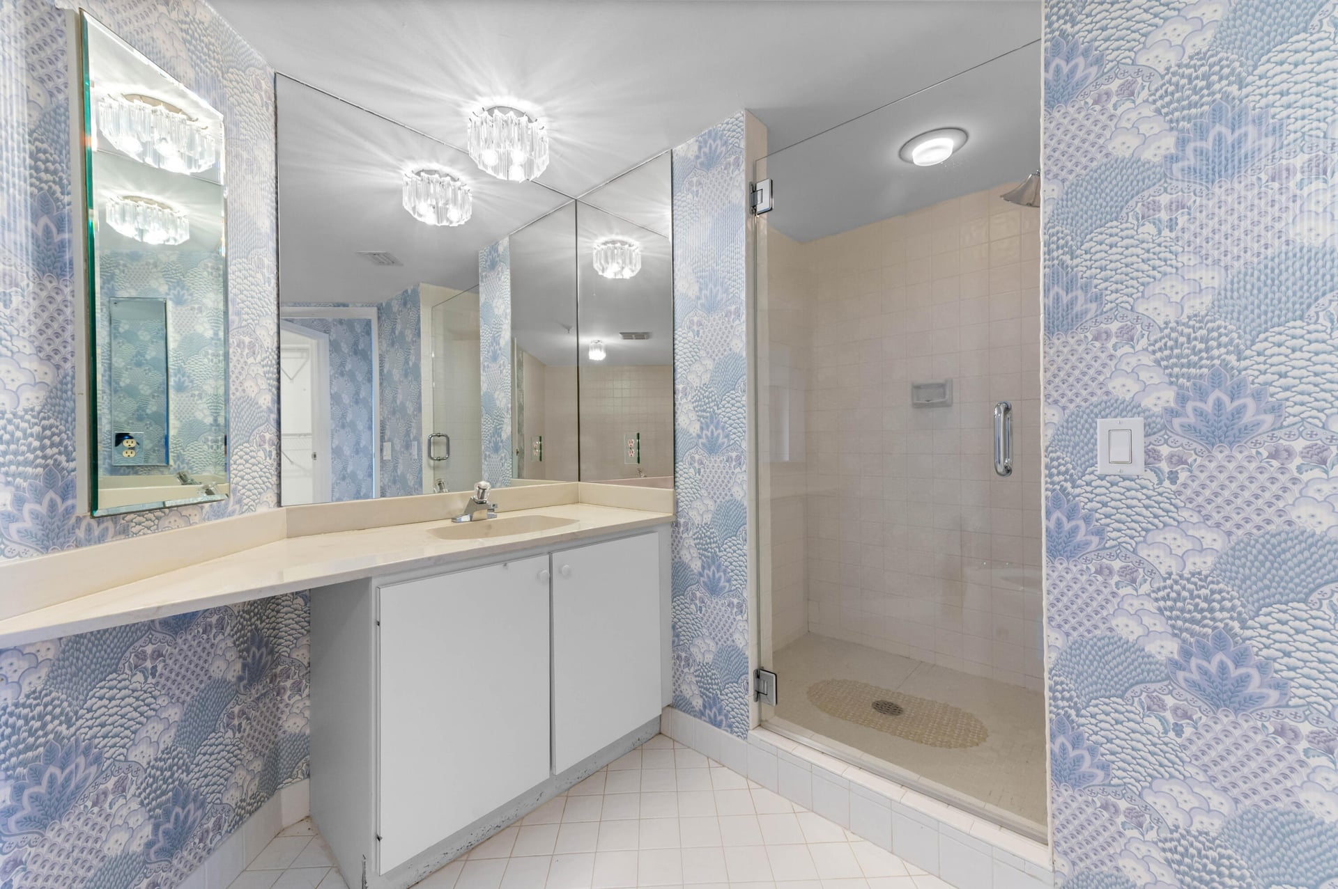 Consulate Place Unit 1004 photo 33