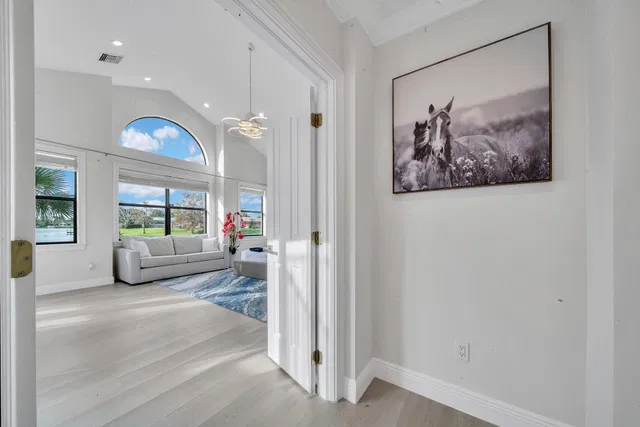 Residence photo 18