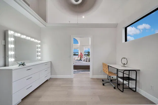 Residence photo 24