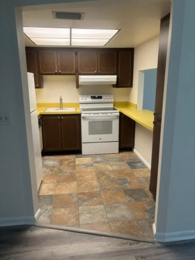Unit 223 photo 7