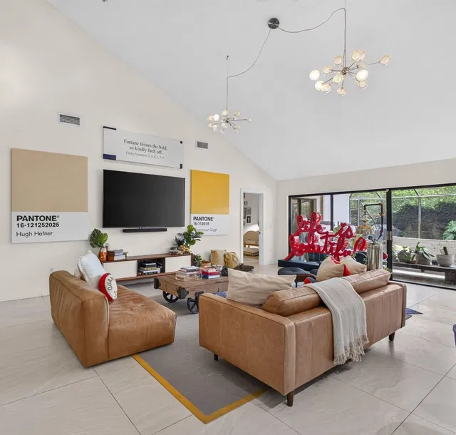 Residence photo 2