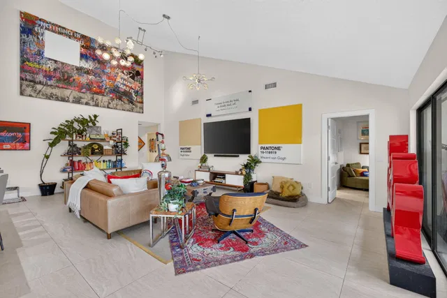 Residence photo 5