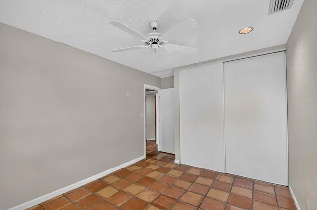 Unit N photo 19