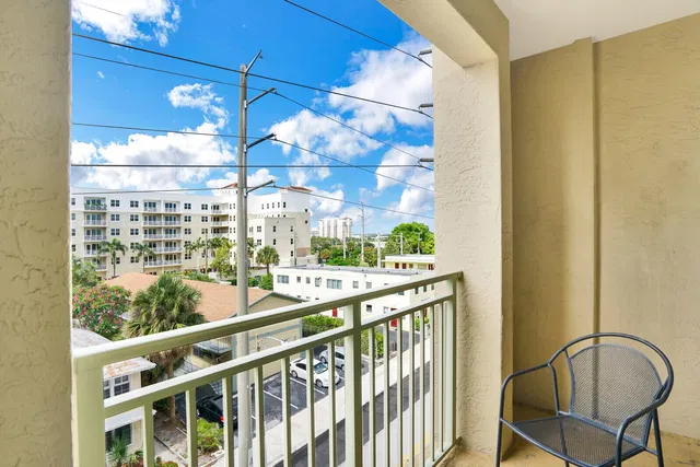 610 Clematis Unit 538 photo 18