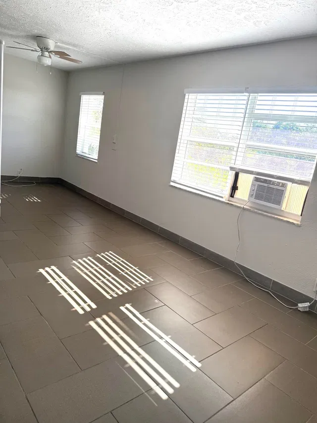 Unit 14 photo 6