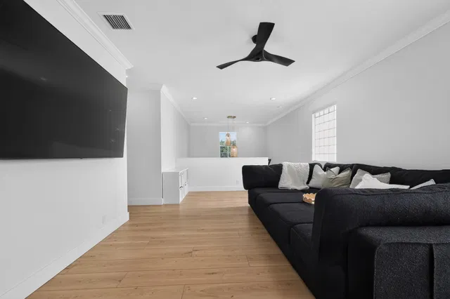 Residence photo 30