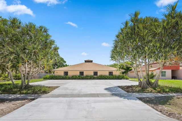 Residence photo 2