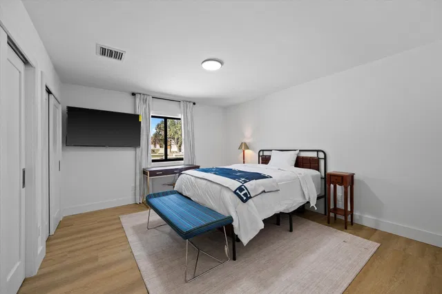 Residence photo 12