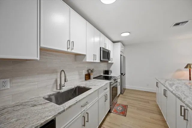 Residence photo 18