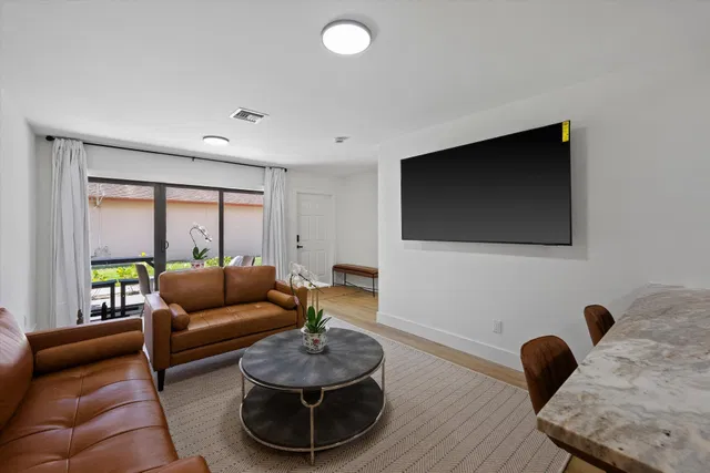 Residence photo 20