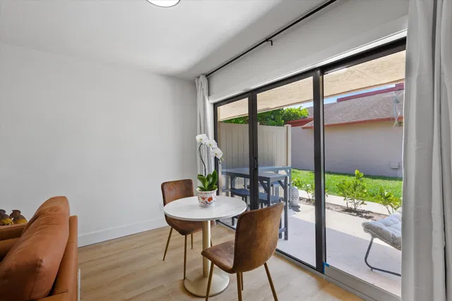 Residence photo 25