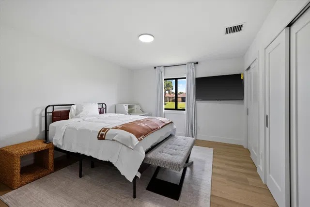 Residence photo 32