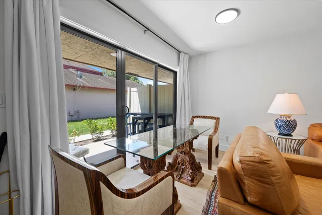 Residence photo 42