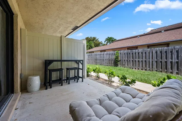 Residence photo 48