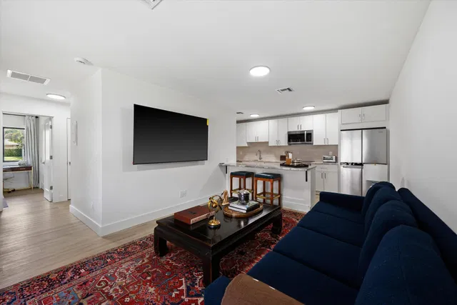 Residence photo 61