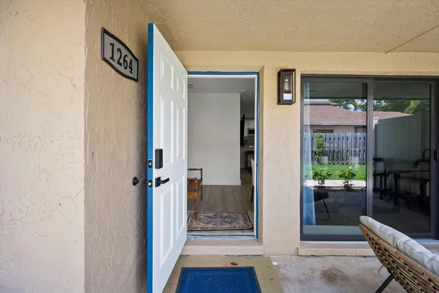 Residence photo 63