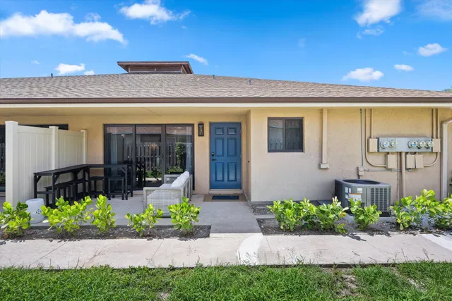 Residence photo 64