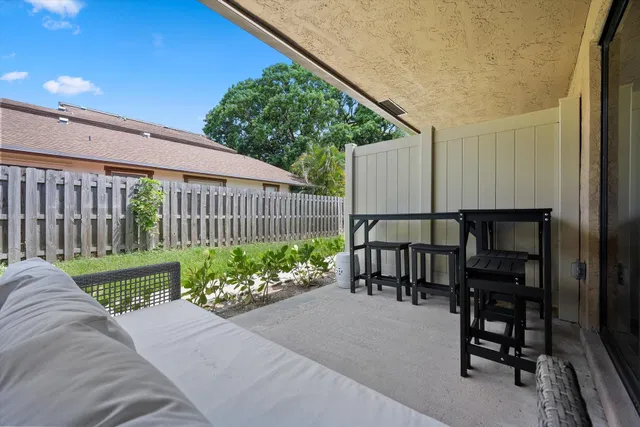 Residence photo 65