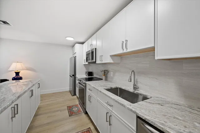 Residence photo 74
