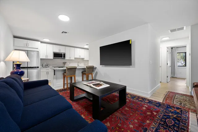 Residence photo 77