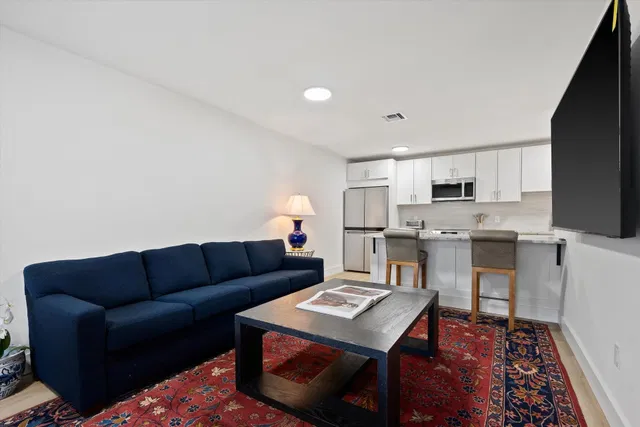 Residence photo 79