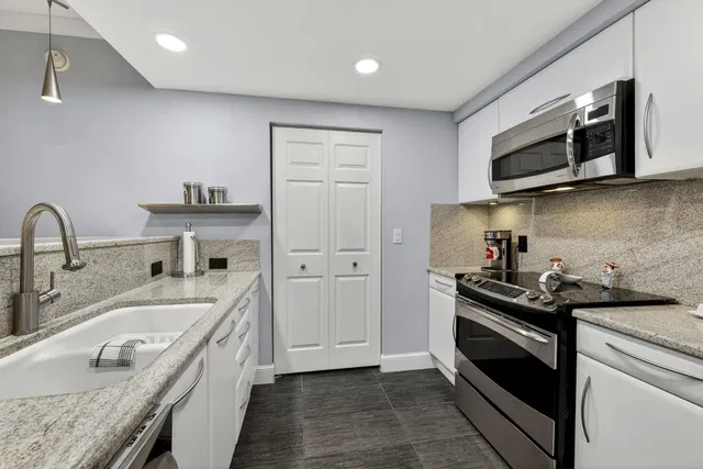 Unit 312 photo 13