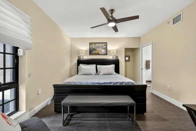 Unit 312 photo 18