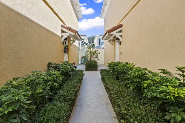 Residence photo 5