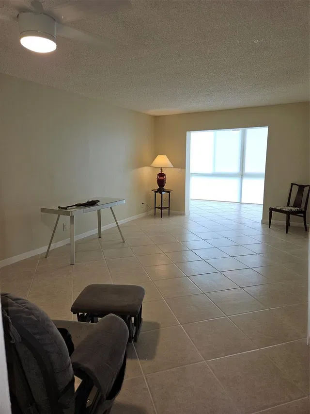  Unit 2060 photo 4
