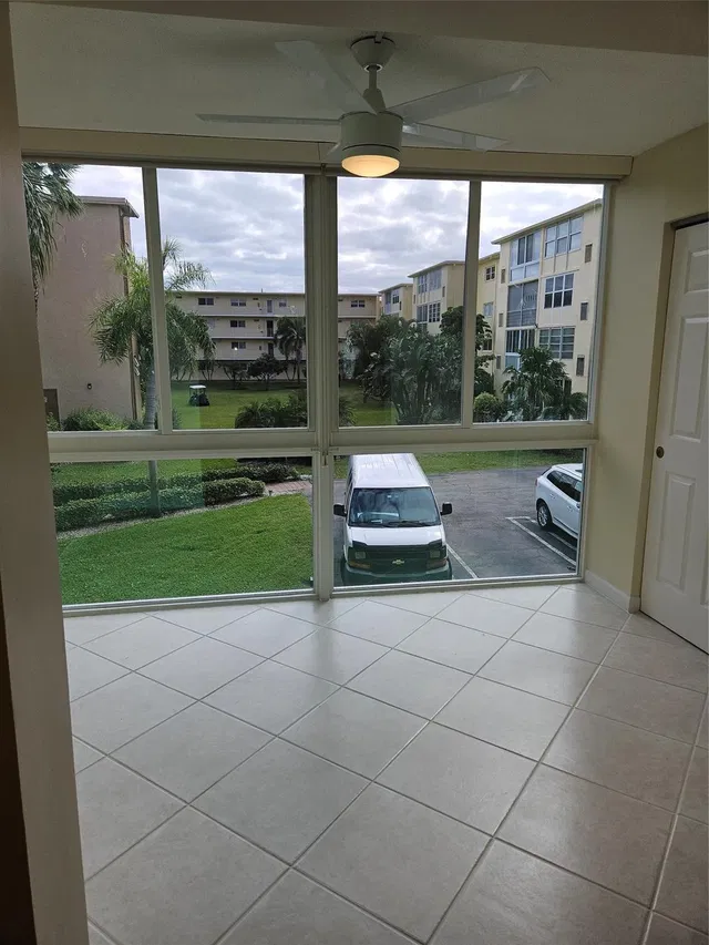  Unit 2060 photo 6
