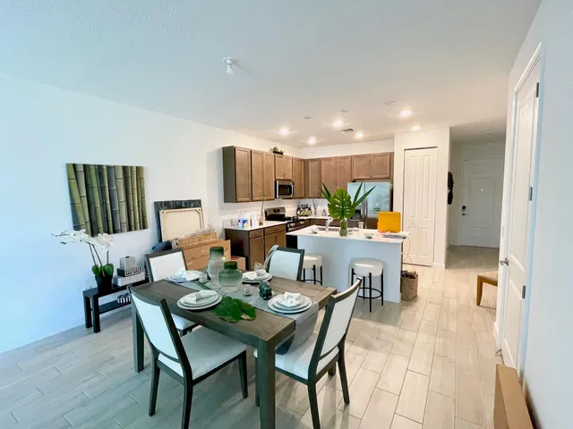 Residence photo 4