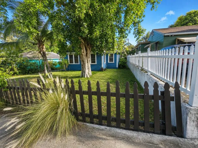 Residence photo 3