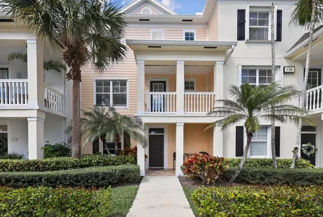 Residence photo 3