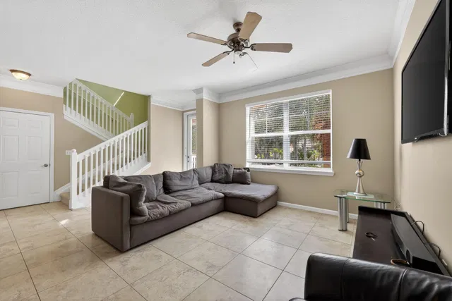 Residence photo 5