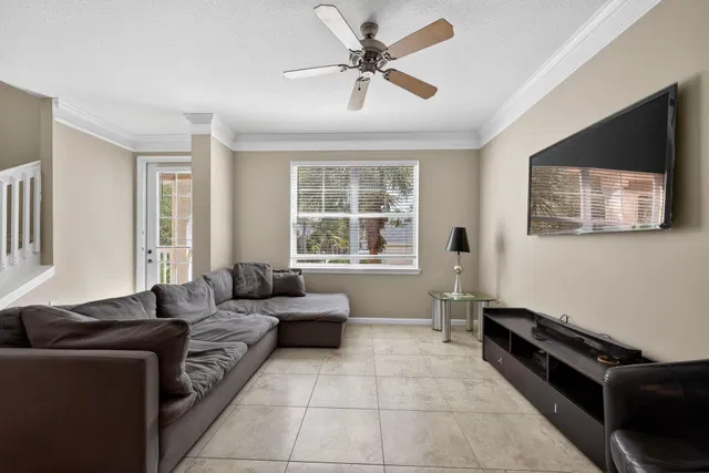 Residence photo 7