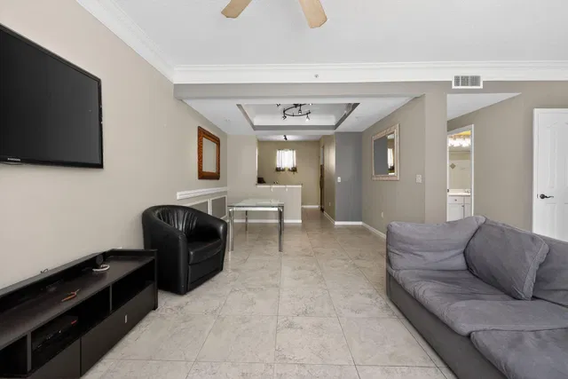 Residence photo 8