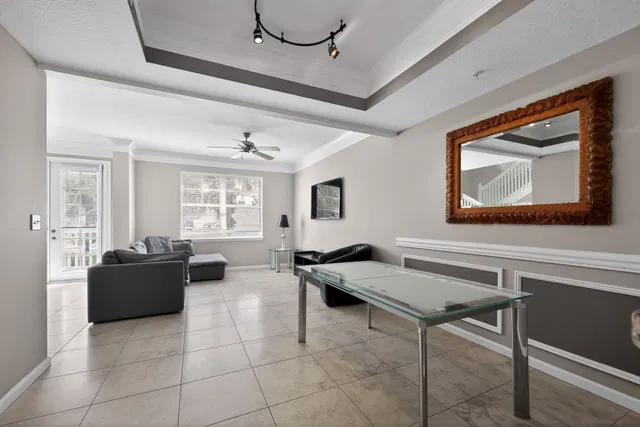 Residence photo 9