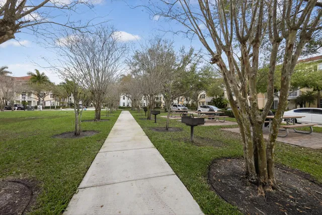 Residence photo 29
