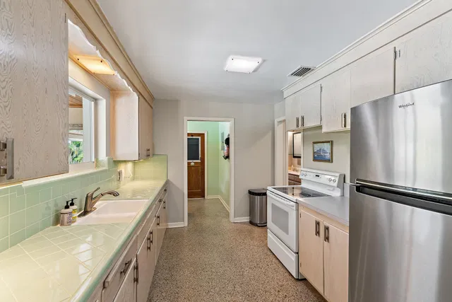 Residence photo 12