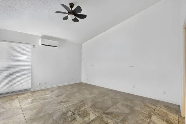 Residence photo 15