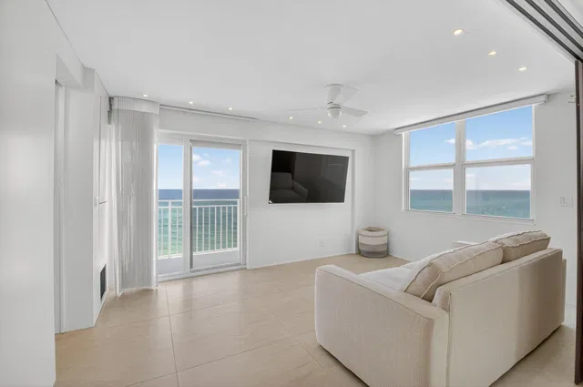 Unit 507 photo 14