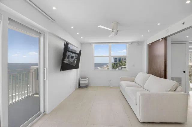 Unit 507 photo 15