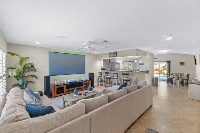 Residence photo 5