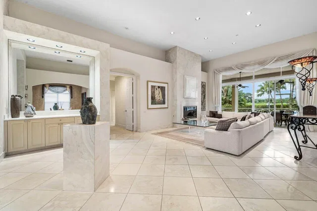 Admirals Cove Residence photo 9