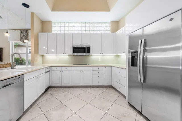 Admirals Cove Residence photo 15