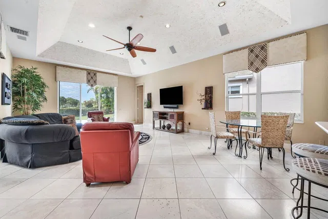 Admirals Cove Residence photo 17
