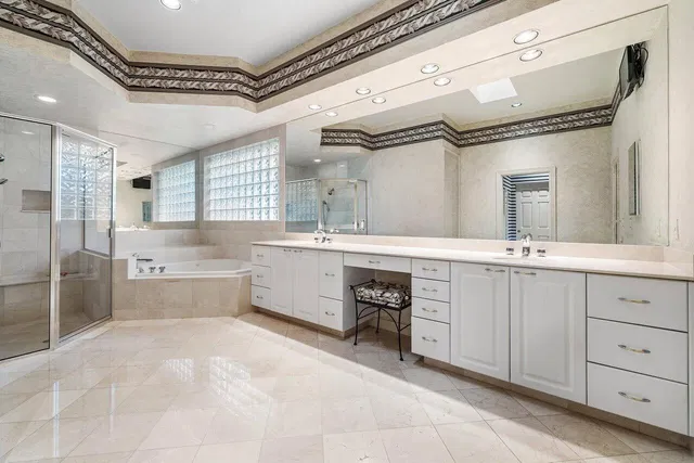 Admirals Cove Residence photo 28